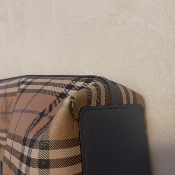 Burberry reversible tote - Picture 8 of 14